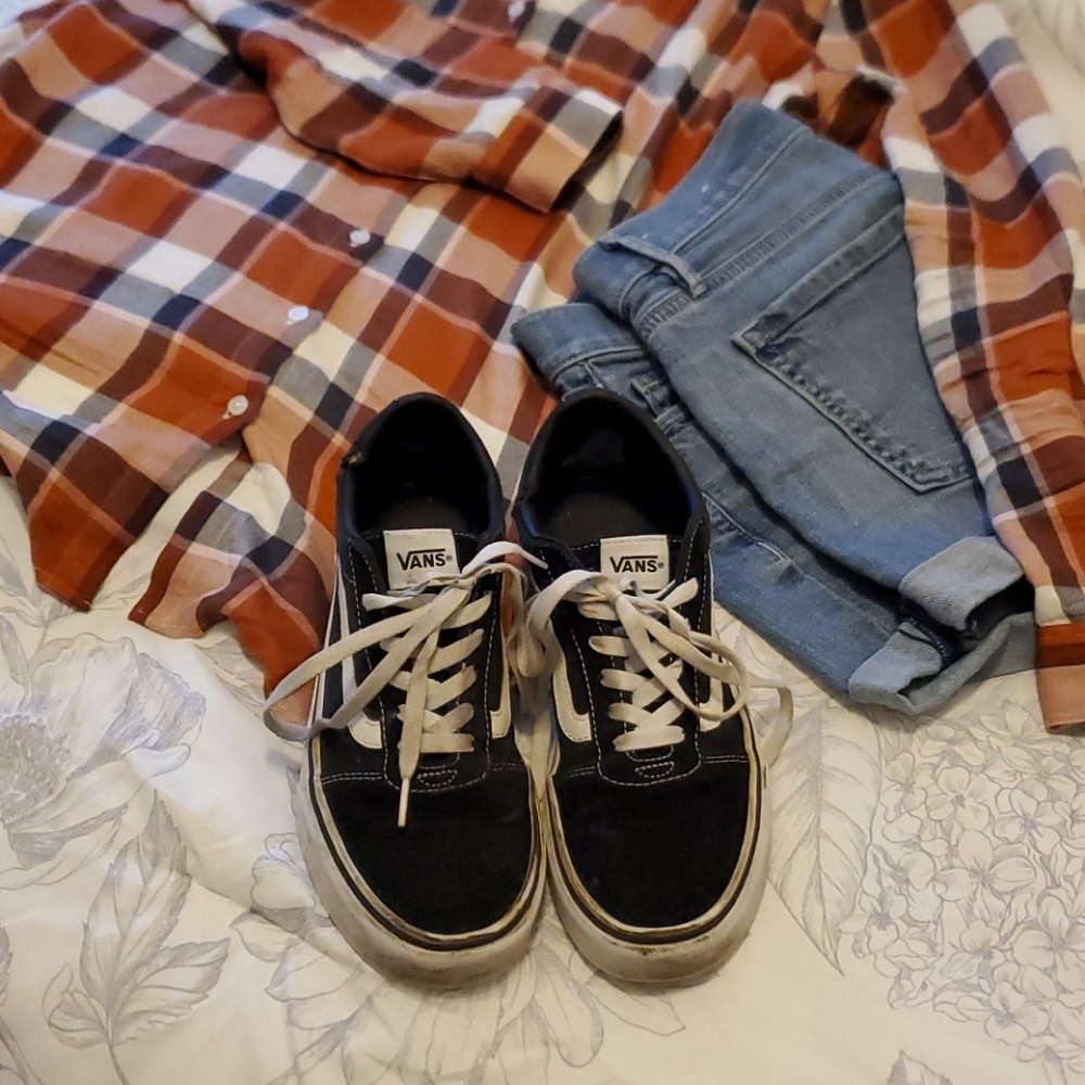 Van's womens classic Ward Sneaker